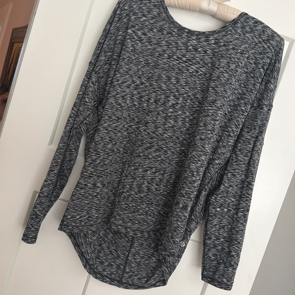 Lululemon size 10 top